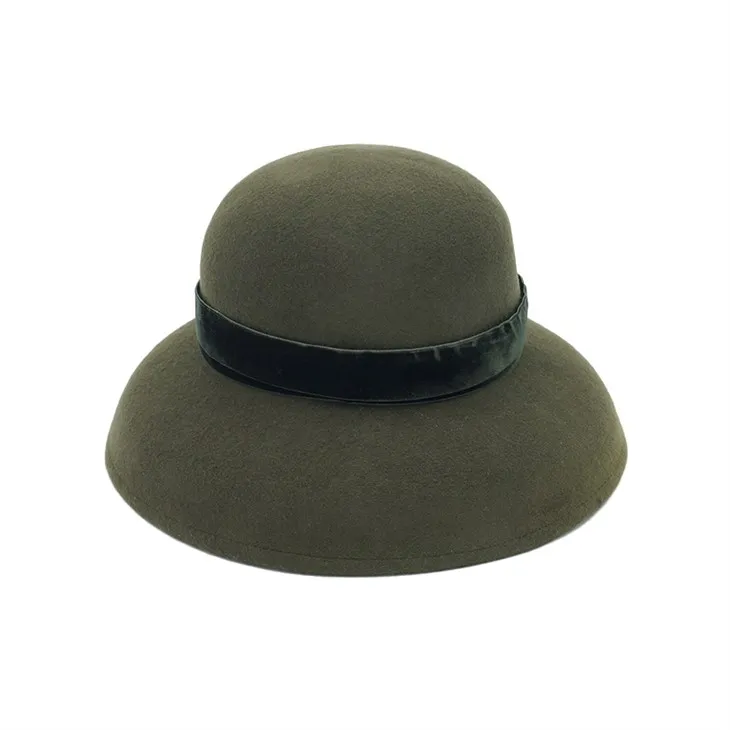 Svartgrønne ullhatter