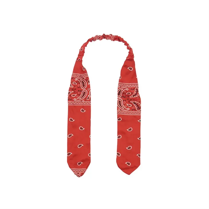 Lyse røde polyskjerf