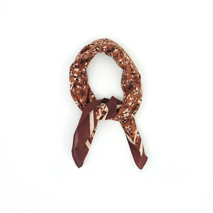Bomulls blomsterbandana S124